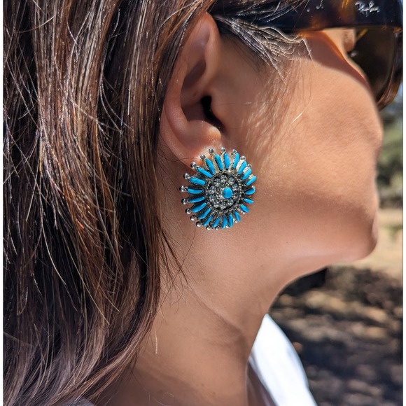 Handcrafted Zuni Needlepoint Cluster Stud Earrings Native Am Jewelry** - Picture 1 of 9